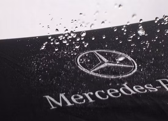 China Factory Rain Sun Outdoor Travel Volkswagen Land Rover Benz BMW Vollautomatischer Werbung 3 Faltschirm für Auto